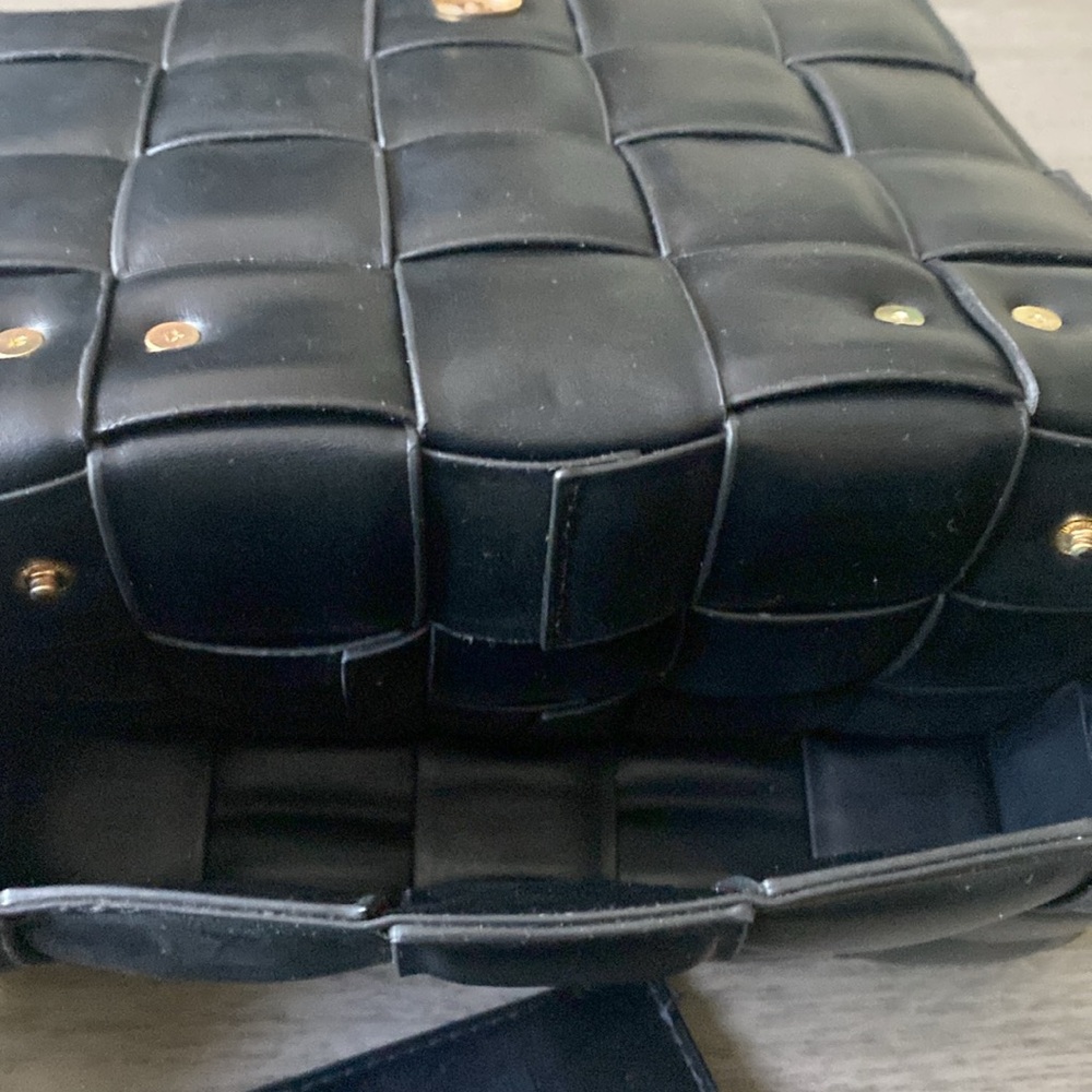 Urban Expressions Elegant Black Quilted Chain Bag in Black - Picture 5 of 6